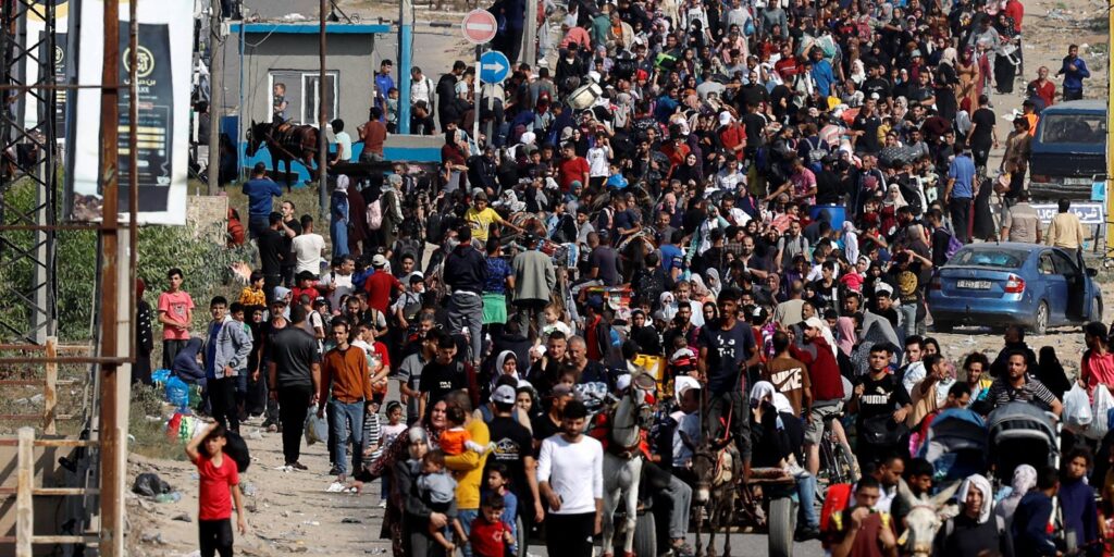 Combates em Gaza provocam fuga de mais de 200 mil pessoas para o sul