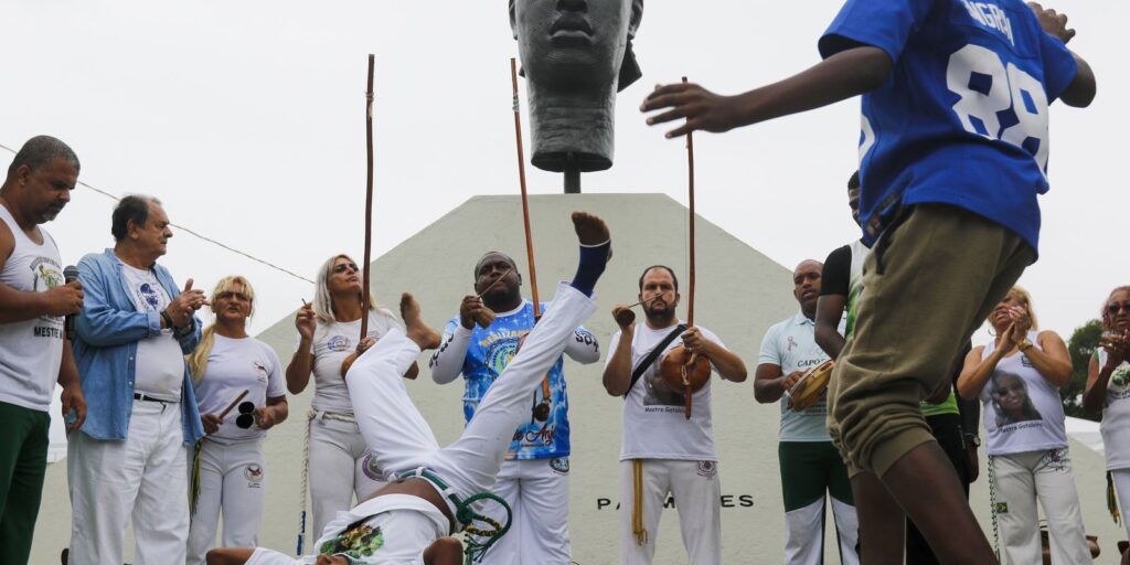 Monumento do Zumbi, no Rio, sedia celebração e luta pela causa negra