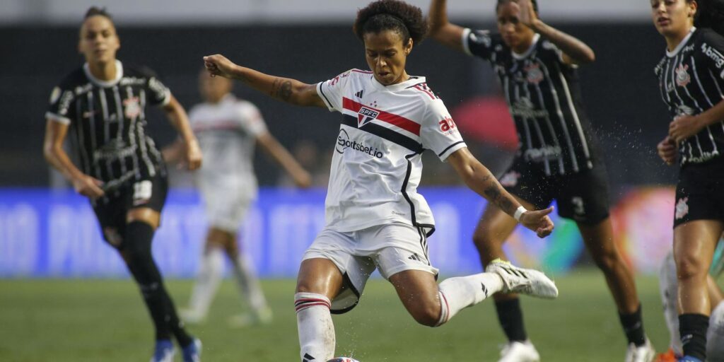 Aline Milene é convocada para amistosos da seleção feminina de futebol