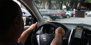 RJ: cobrança por ar-condicionado em carros de aplicativo é abusiva