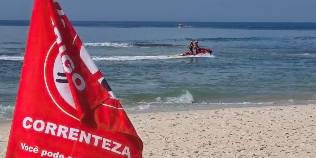 Aumenta número de resgates feitos por bombeiros nas praias do Rio