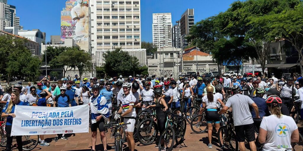 SP: ciclistas se reúnem no 100º dia da guerra entre Israel e Hamas