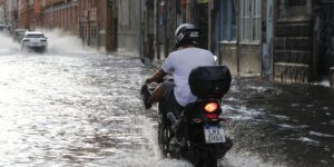 Chuva leva prefeito do Rio a decretar situação de emergência