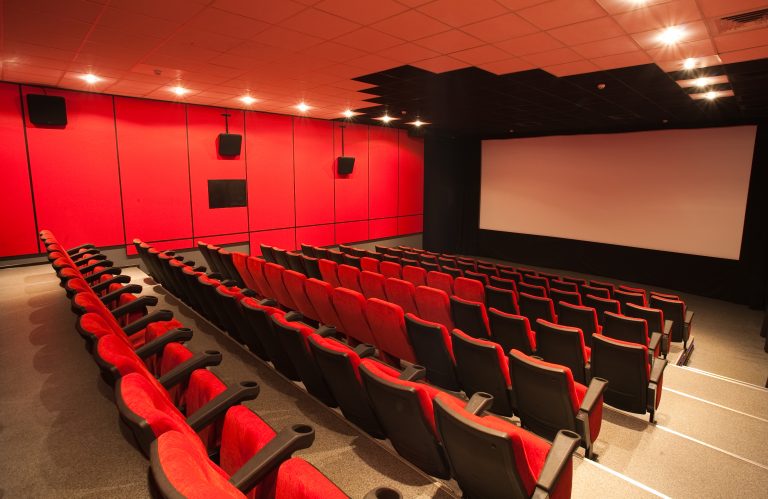 Lei reinstitui cota para filmes brasileiros em salas de cinemas até 2033 – Notícias