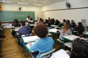 Sancionada lei que cria incentivo financeiro ao estudante do ensino médio – Notícias