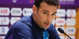 Campeão mundial, Scaloni diz que seguirá como técnico da Argentina