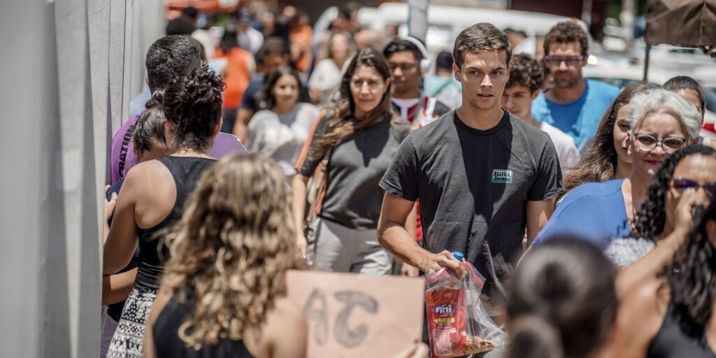 Ensino médio: Pé-de-Meia dará R$ 2 mil por ano a alunos de baixa renda