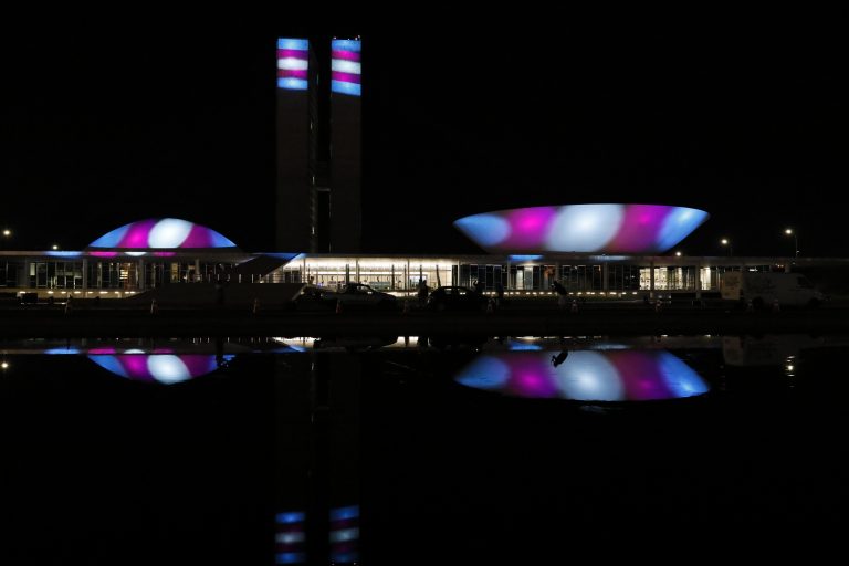 Iluminação do Congresso celebra dia da visibilidade trans – Notícias