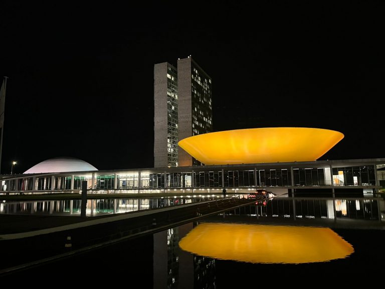 Congresso se ilumina de laranja como parte de ações de conscientização e combate à leucemia – Notícias