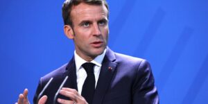 Macron não exclui possibilidade de europeus enviarem tropas à Ucrânia