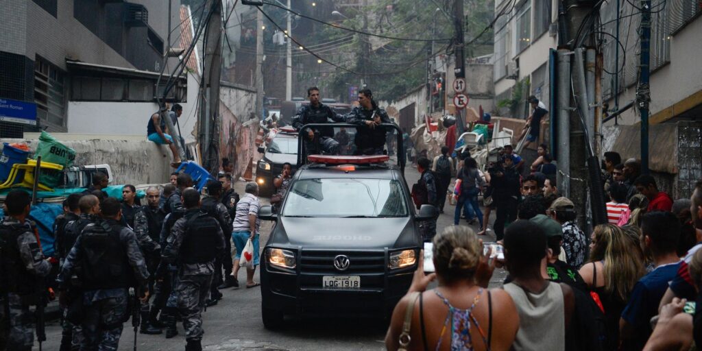 Operações policiais no Rio deixam 22 mil estudantes sem aula