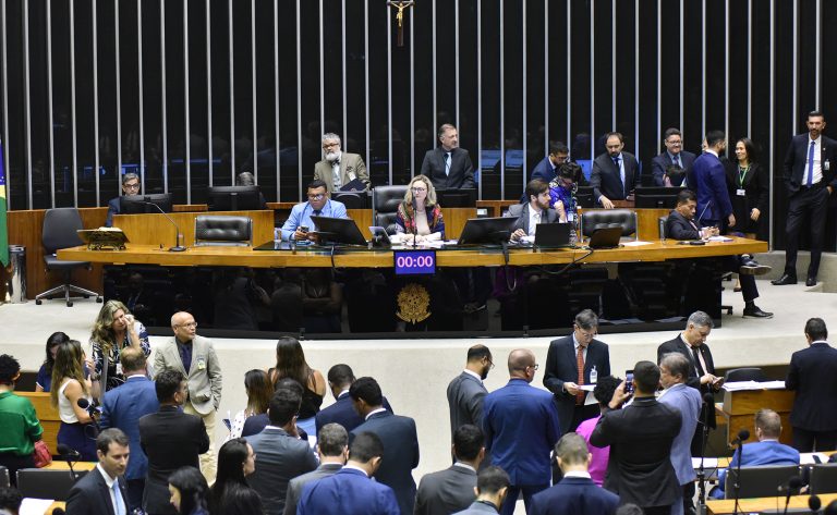 Câmara aprova regime de urgência para oito projetos – Notícias