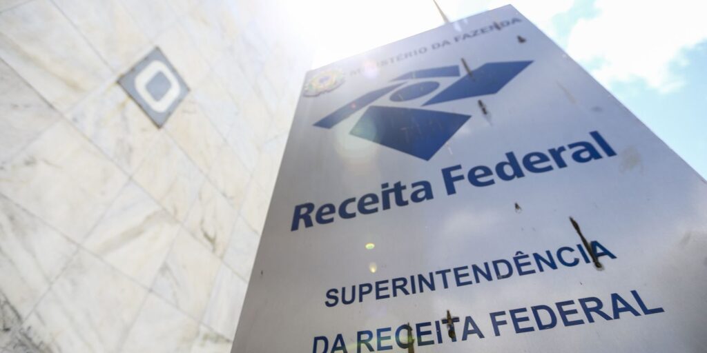 Receita paga nesta quinta-feira restituições de lote residual do IRPF