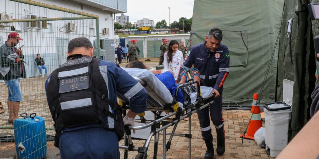 Profissionais de saúde se mobilizam para atender casos de dengue no DF