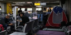 Liminar impede deportação de 70 imigrantes do aeroporto de Guarulhos