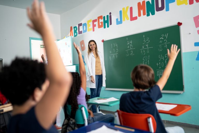 Comissão debate integrar no sistema educacional brasileiro avaliações de desempenho escolar internacionais – Notícias