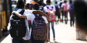 Brasil discute estratégias para melhorar educação para a adolescência