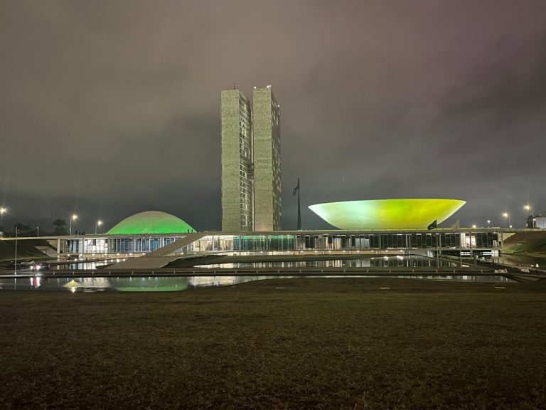 Congresso recebe iluminação verde e amarela em alusão ao jogo entre Brasil e Peru – Notícias