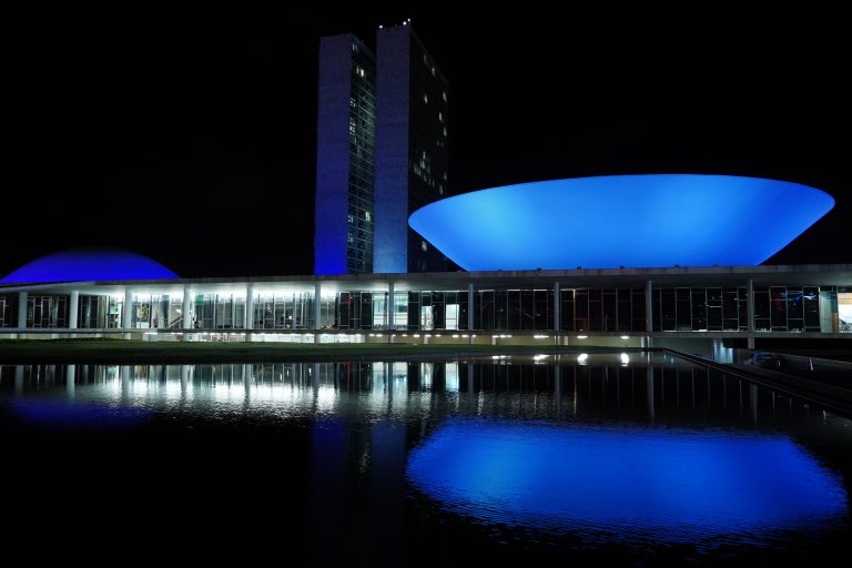 Congresso é iluminado de azul como parte de campanhas de prevenção de doenças – Notícias