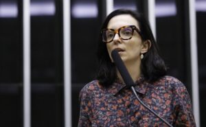 Debate na Câmara aborda cuidados em saúde mental para mulheres na política – Notícias