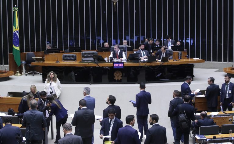 Câmara dos Deputados pode votar hoje pedidos de urgência para projetos do ajuste fiscal – Notícias