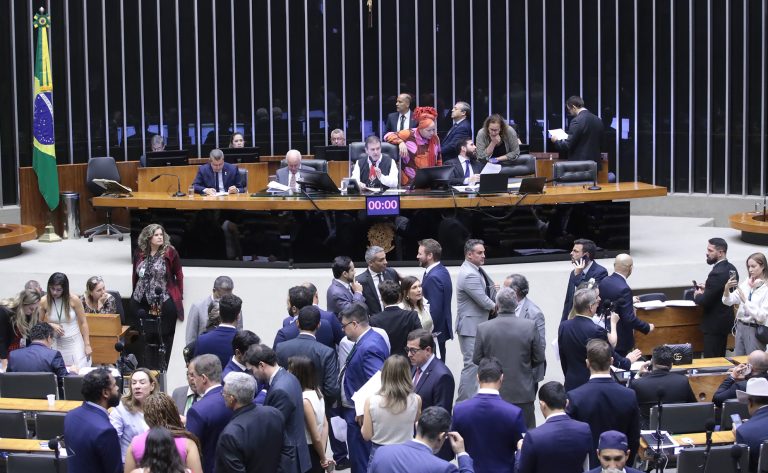 Deputados analisam projeto de refinanciamento de dívidas dos estados; acompanhe – Notícias