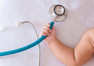 Lei inclui teste para detectar fibrodisplasia ossificante na triagem neonatal – Notícias