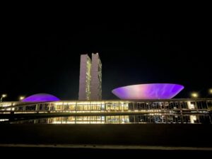 Congresso se ilumina de roxo pelo Dia Nacional da Criança Traqueostomizada – Notícias