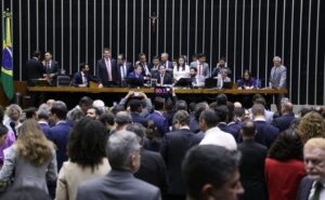 Plenário da Câmara tem 24 projetos em pauta nesta semana – Notícias