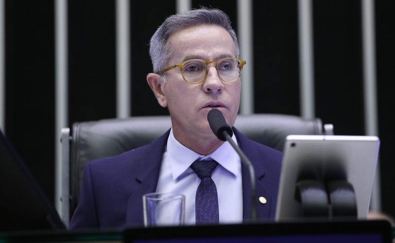Projeto torna obrigatória a indicação de teor alcoólico em rótulos de alimentos – Notícias