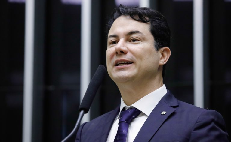 Projeto obriga empresas com mais de 50 funcionários a oferecer programas de saúde mental – Notícias