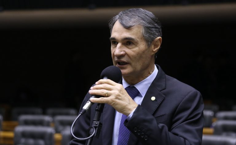 Projeto cria cota para mulheres em cargos de direção no SUS – Notícias