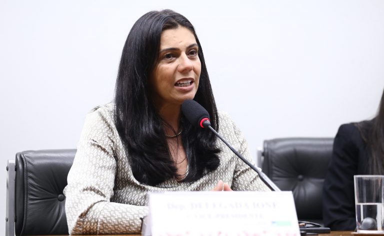 Comissão aprova mudança de regra para concessão de visita a filhos por pai agressor – Notícias