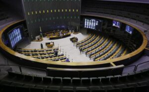 Plenário na Câmara reúne-se nesta terça-feira com 23 projetos em pauta – Notícias