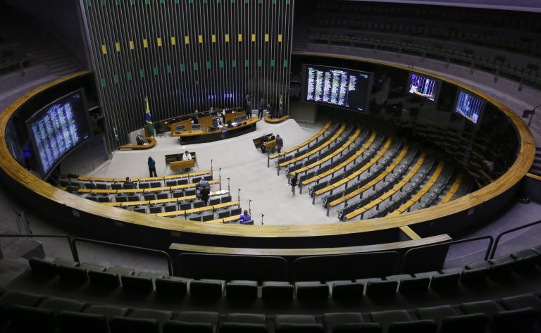 Plenário na Câmara reúne-se nesta terça-feira com 23 projetos em pauta – Notícias