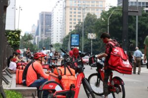 Comissão debate cobrança de taxas e possível abuso de poder econômico – Notícias