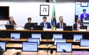 Pessoas surdas pedem cumprimento da lei que determina uso de Libras por órgãos públicos e empresas – Notícias