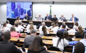Produtores rurais gaúchos apelam a deputados para resolver crise de endividamento após secas e enchentes – Notícias