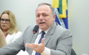 Projeto define antissemitismo e veda negação ou relativismo do Holocausto  – Notícias