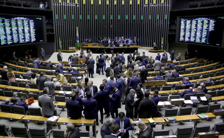 Câmara pode votar nesta segunda-feira projeto que facilita combate a incêndios florestais – Notícias