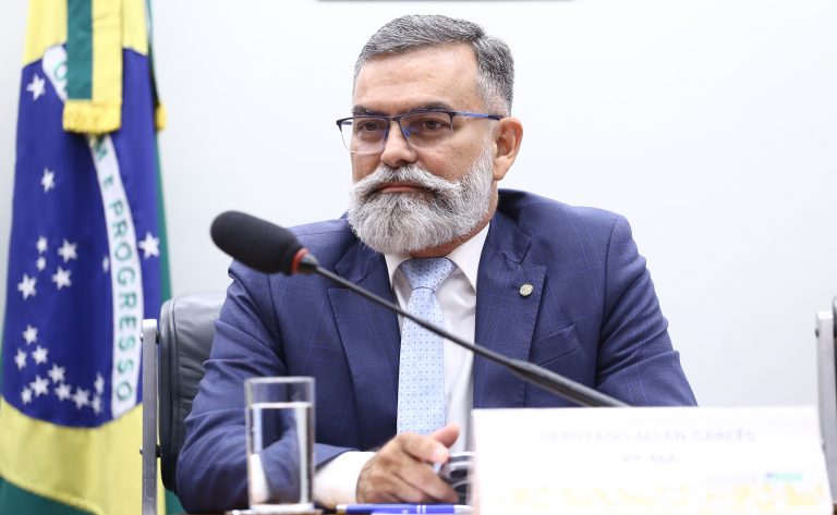Comissão aprova projeto que regula acesso a contratos eletrônicos em seguros – Notícias