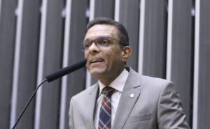 Comissão debate importância da audiodescrição para inclusão social de pessoas com deficiência visual – Notícias