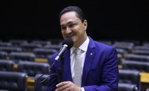 Deputado André Ferreira assume presidência da Comissão de Documentos Sigilosos da Câmara – Notícias