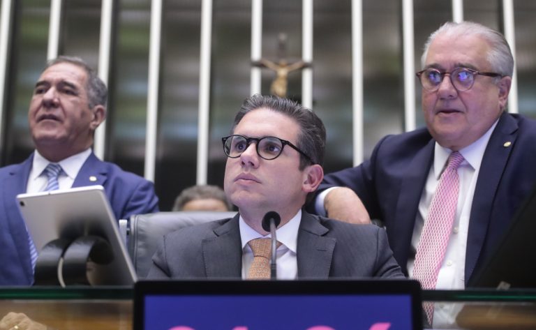 Deputados analisam projeto que reformula a Lei de Concessões Públicas; acompanhe – Notícias
