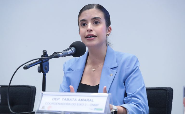 Comissão aprova inclusão do combate ao preconceito contra a pobreza na educação básica – Notícias