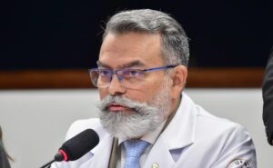 Comissão aprova criação de serviço telefônico gratuito para atender pessoas com transtornos mentais – Notícias