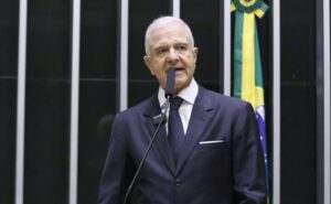 Projeto exige autorização para o exercício da atividade de formulação de combustíveis – Notícias
