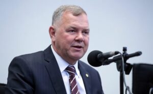 Projeto prevê punição mais rigorosa para autoridade que dirigir ou cometer crime sob efeito de álcool ou drogas – Notícias