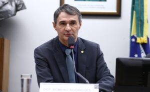 Projeto obriga operadoras de planos de saúde a disponibilizarem os contratos em plataformas e aplicativos – Notícias