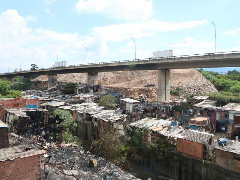 Comissão debate criação de censo específico para mapear déficit habitacional – Notícias